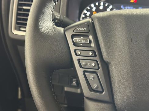 Used 2024 Nissan Frontier SV w/ SV Convenience Package image 29