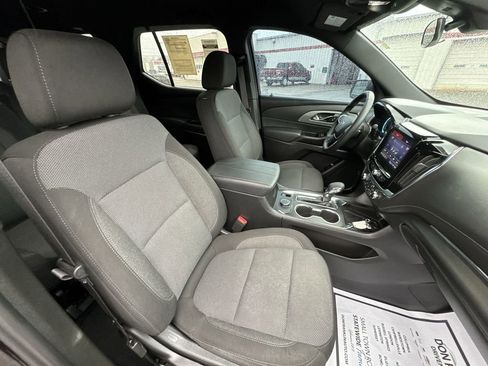 Used 2023 Chevrolet Traverse LT FWD image 25