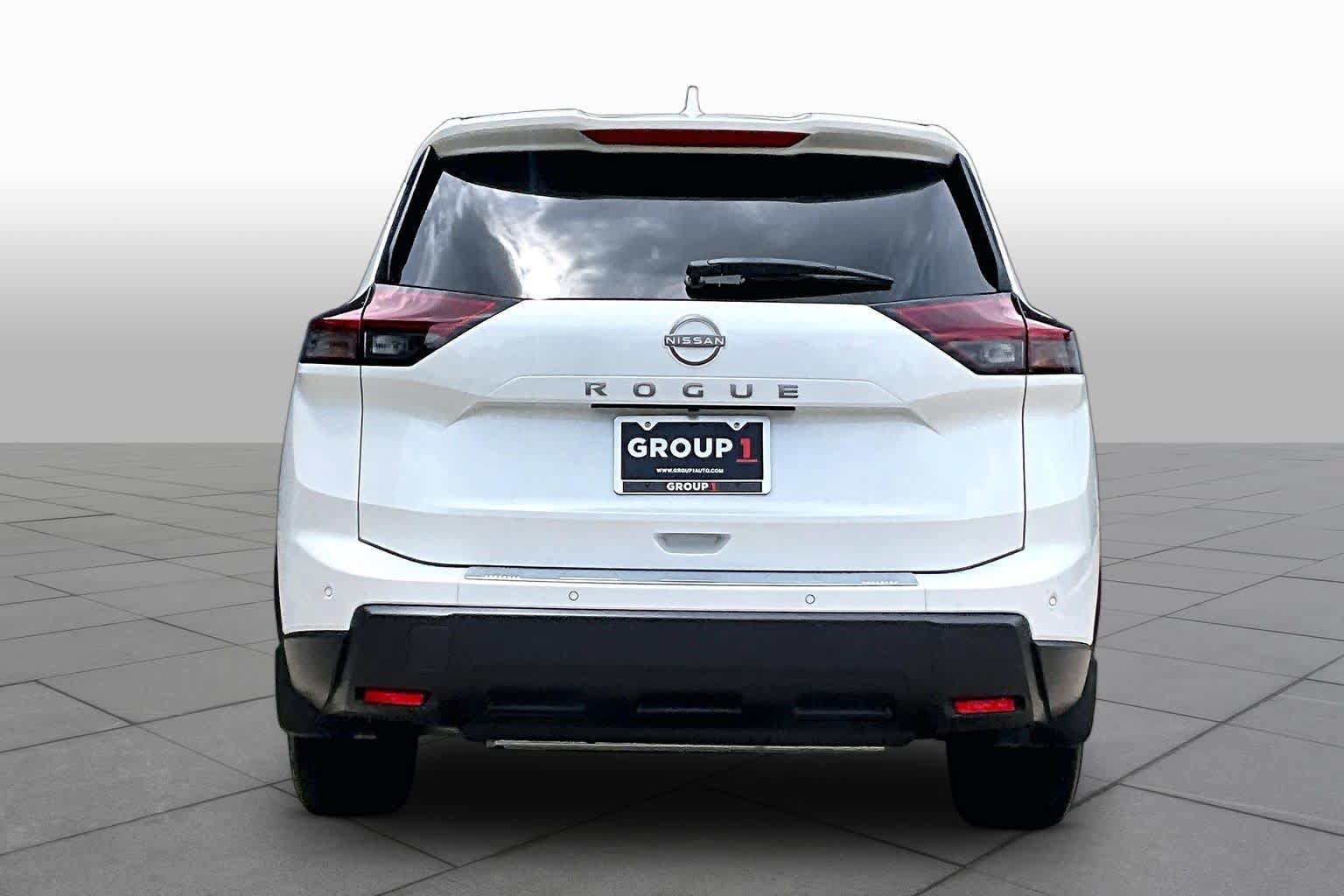 Certified 2026 Nissan Rogue SV FWD image 5