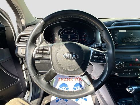 Used 2019 Kia Sorento SX image 11
