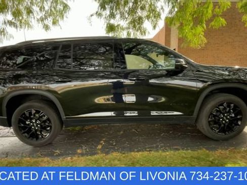 Used 2025 Chevrolet Traverse LT w/ Midnight/Sport Edition AWD/4WD image 9