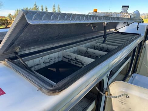 Used 2010 Ford F550 4x4 Crew Cab Super Duty image 46