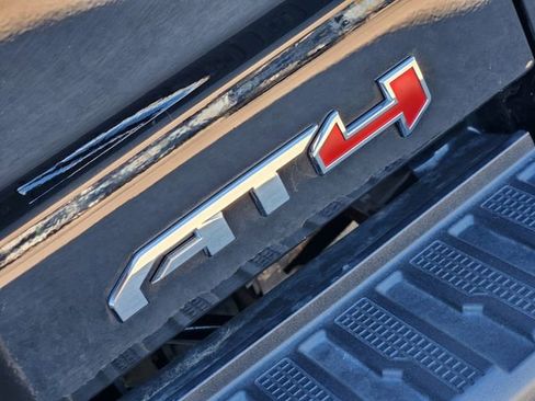 Used 2025 GMC Sierra 2500 AT4 w/ AT4 Premium Plus Package image 9