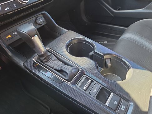 Used 2025 Honda Civic Sport image 15