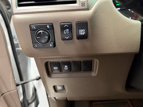 Used 2018 Lexus GX 460 Premium w/ Premium Package AWD/4WD image 14