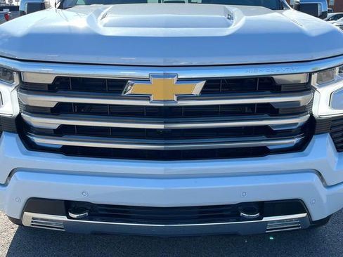 New 2026 Chevrolet Silverado 1500 High Country AWD/4WD image 10