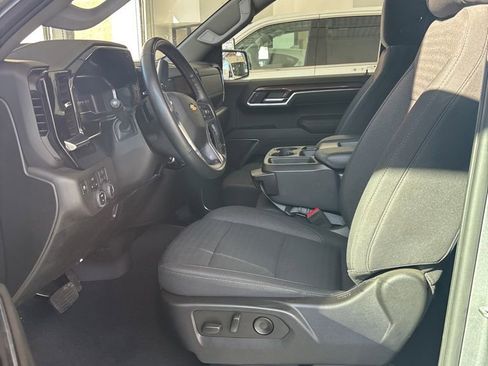 Used 2025 Chevrolet Silverado 1500 LT image 11