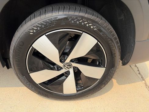 Certified 2023 Volkswagen Taos SE AWD/4WD image 22