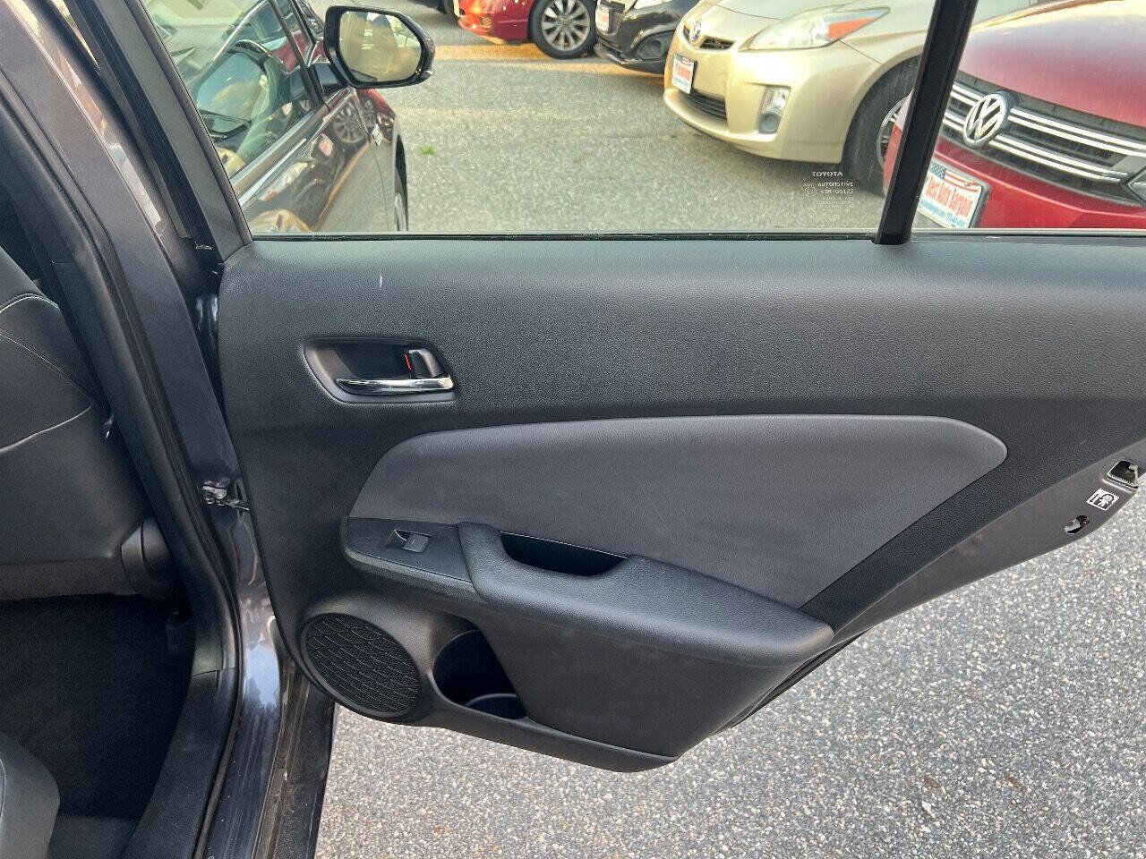 Used 2020 Toyota Prius Prime XLE FWD image 14