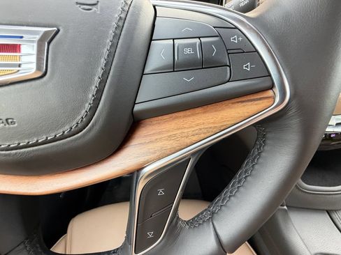 Used 2018 Cadillac XT5 Platinum AWD/4WD image 24