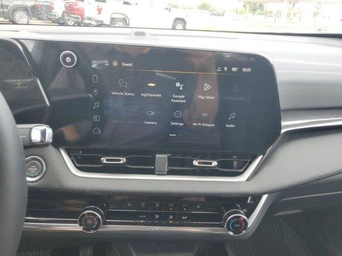New 2026 Chevrolet Equinox LT w/ Safety and Technology Package FWD image 22