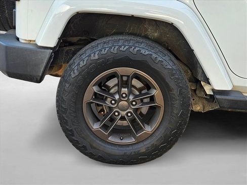 Used 2017 Jeep Wrangler Unlimited Sahara w/ Max Tow Package AWD/4WD image 18