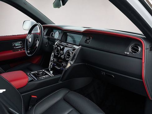 Used 2022 Rolls-Royce Cullinan AWD/4WD image 31