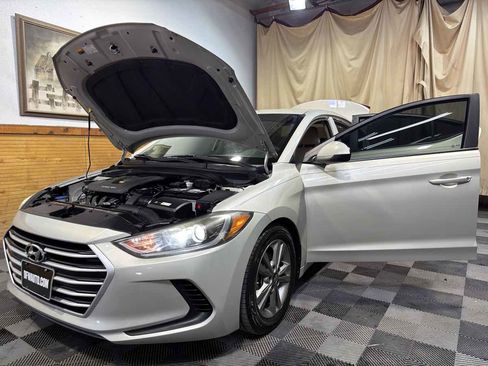 Used 2018 Hyundai Elantra SEL FWD image 11