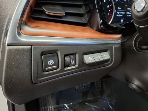 Used 2018 Cadillac XT5 Platinum w/ Driver Assist Package AWD/4WD image 23