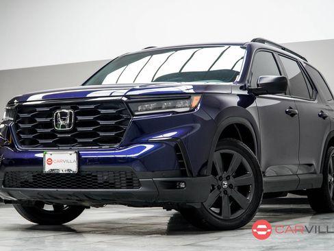 Used 2025 Honda Pilot Sport image 1
