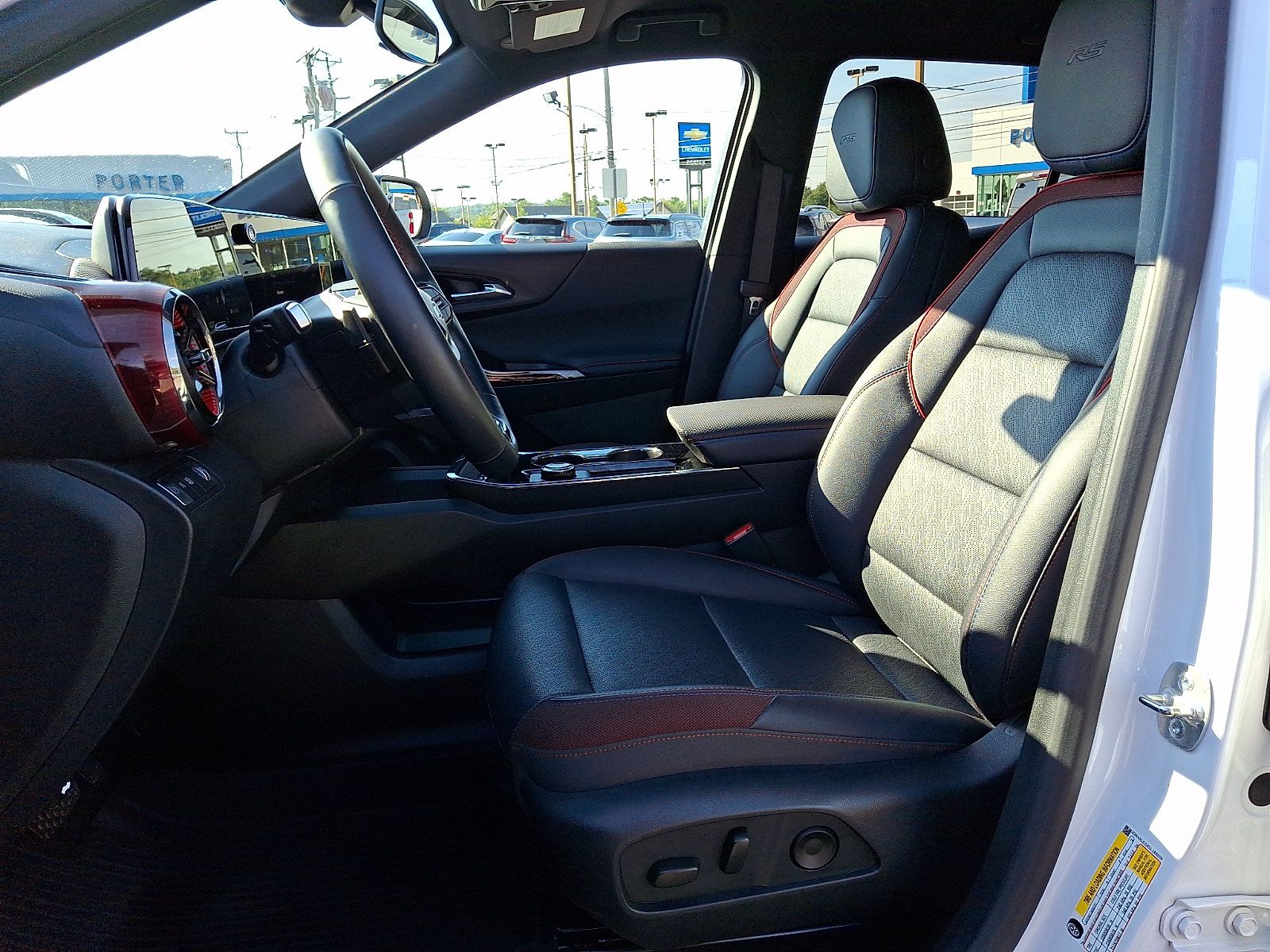 Certified 2025 Chevrolet Equinox RS FWD image 14