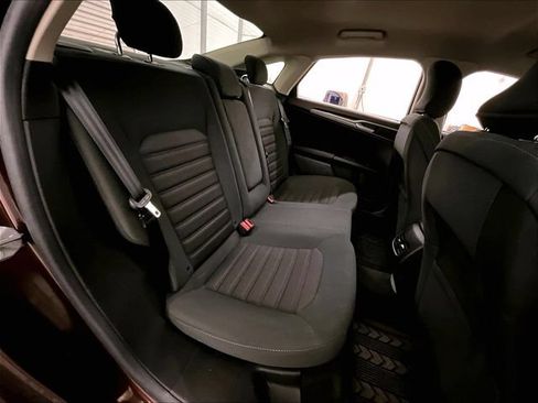 Used 2019 Ford Fusion SE FWD image 26