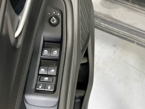 Used 2023 Jeep Grand Cherokee L Laredo AWD/4WD image 17