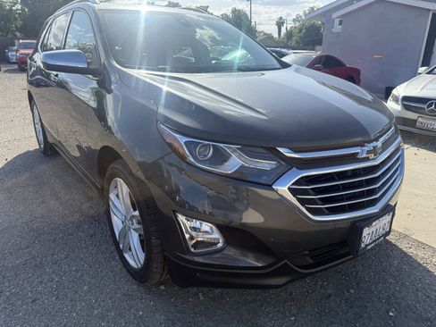 Used 2018 Chevrolet Equinox Premier FWD image 3