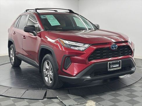 Certified 2024 Toyota RAV4 LE AWD/4WD image 8