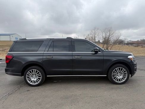 Used 2023 Ford Expedition Max Limited image 5