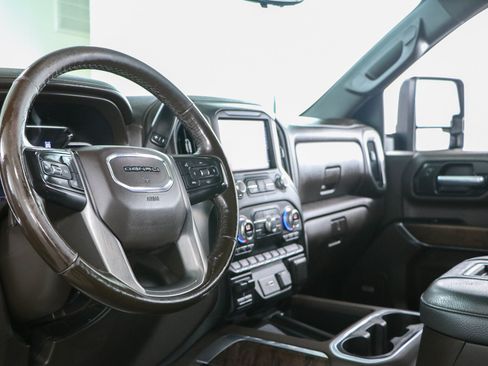 Used 2021 GMC Sierra 2500 Denali w/ Denali Ultimate Package AWD/4WD image 27