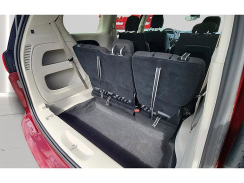 Used 2023 Chrysler Voyager LX FWD image 17