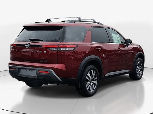 New 2026 Nissan Pathfinder SL image 4