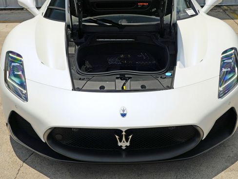 Used 2023 Maserati MC20 Coupe image 10