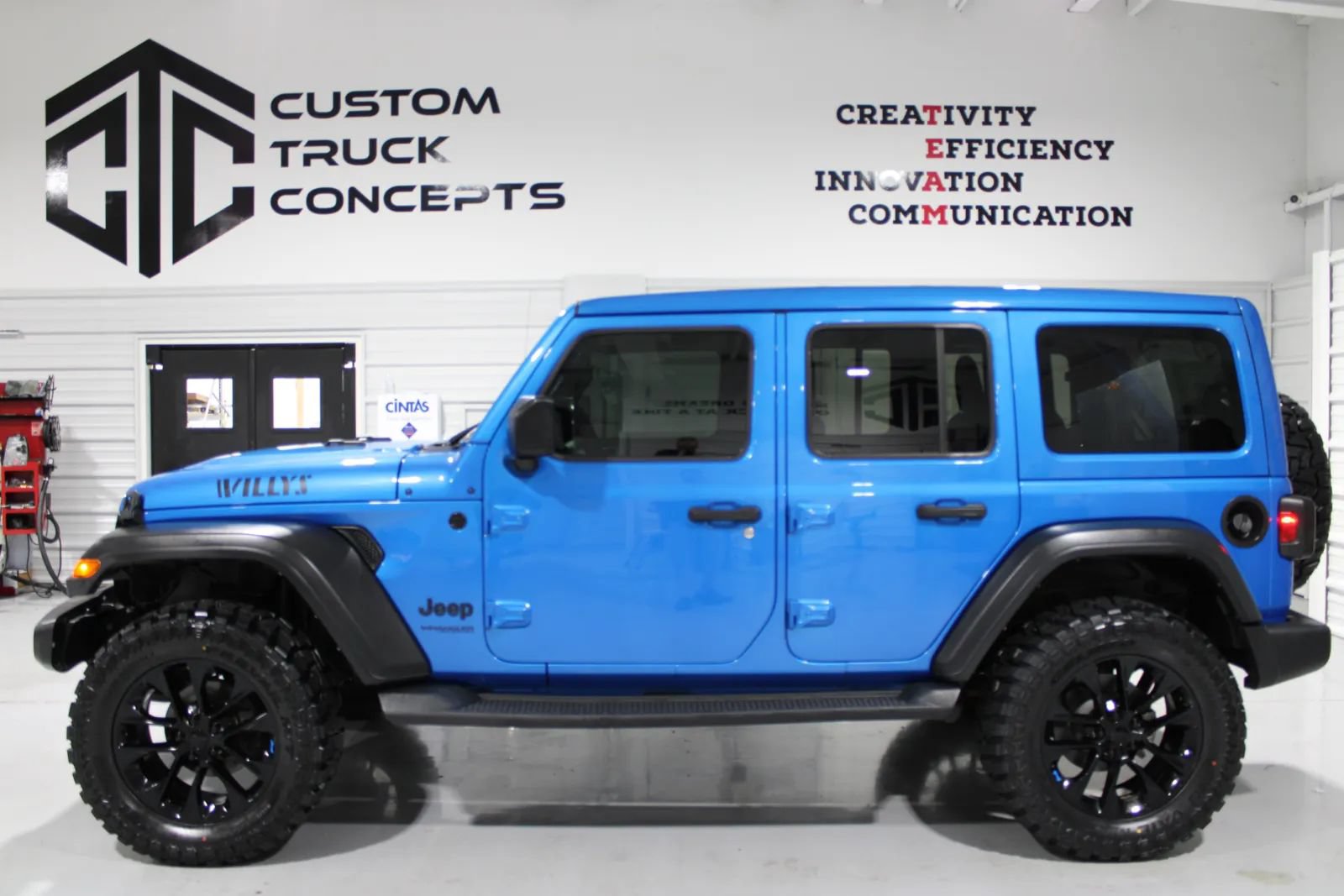 Used 2022 Jeep Wrangler Unlimited Sport AWD/4WD image 10