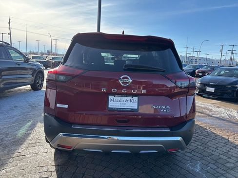 Used 2021 Nissan Rogue Platinum image 6