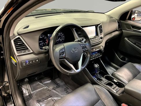 Used 2016 Hyundai Tucson Limited w/ Option Group 03 FWD image 17