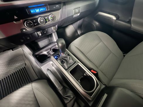 Used 2022 Toyota Tacoma SR5 image 25