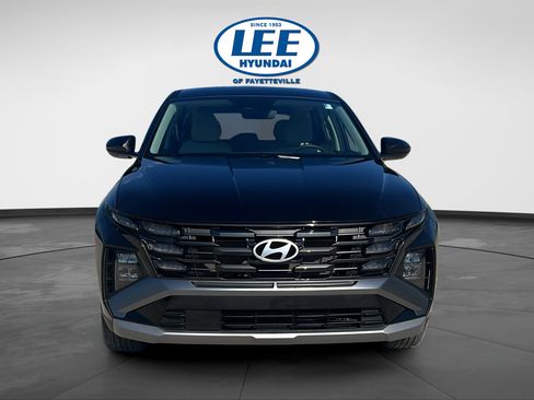 Certified 2025 Hyundai Tucson SE FWD image 2