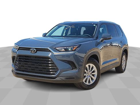 Used 2025 Toyota Grand Highlander AWD image 4