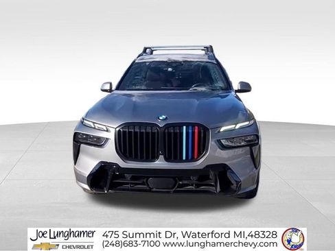 Used 2024 BMW X7 xDrive40i w/ Executive Package image 3