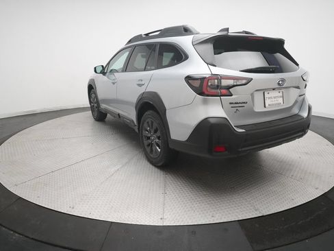 Used 2025 Subaru Outback Onyx Edition AWD/4WD image 37