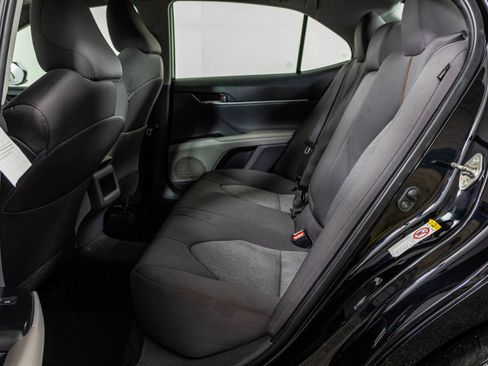 Used 2018 Toyota Camry LE FWD image 36