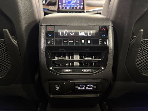 Used 2022 Jeep Grand Cherokee Summit w/ Advanced Protech Group IV AWD/4WD image 43