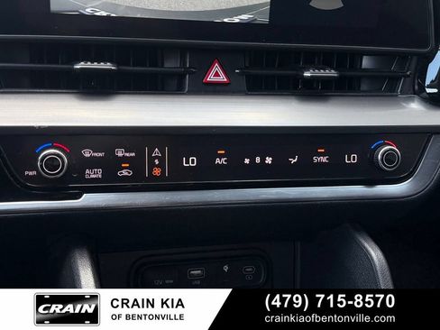 Certified 2025 Kia Sportage EX w/ Premium Package AWD/4WD image 17