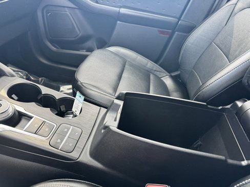 Used 2020 Ford Escape Titanium image 25