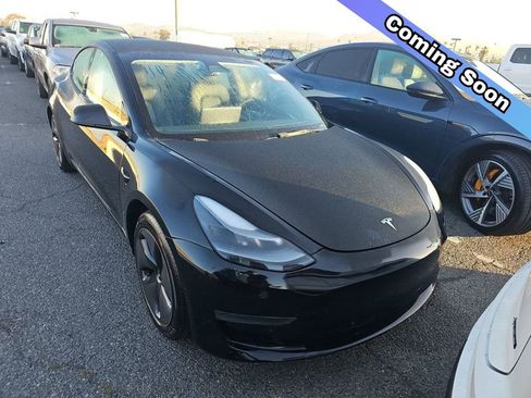 Used 2022 Tesla Model 3 Standard Range RWD image 1
