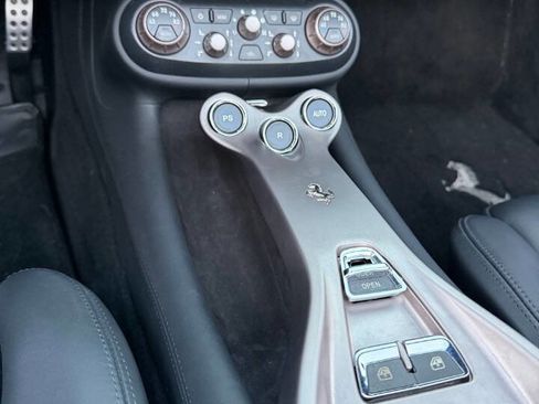 Used 2010 Ferrari California Base 2dr Convertible image 13