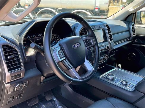 Used 2019 Ford Expedition Platinum AWD/4WD image 18