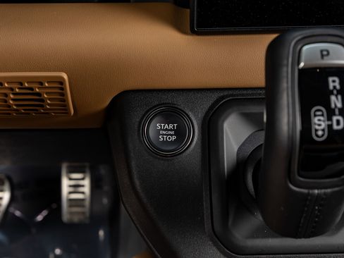 Used 2025 Land Rover Defender 130 X image 25