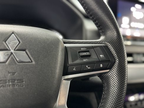 Used 2023 Mitsubishi Outlander SE image 20