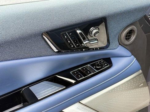 New 2026 Cadillac Optiq Luxury 2 RWD image 18