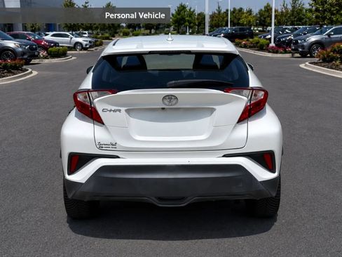 Used 2018 Toyota C-HR XLE FWD image 4