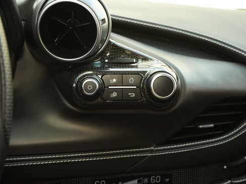 Used 2022 Ferrari F8 Tributo image 26